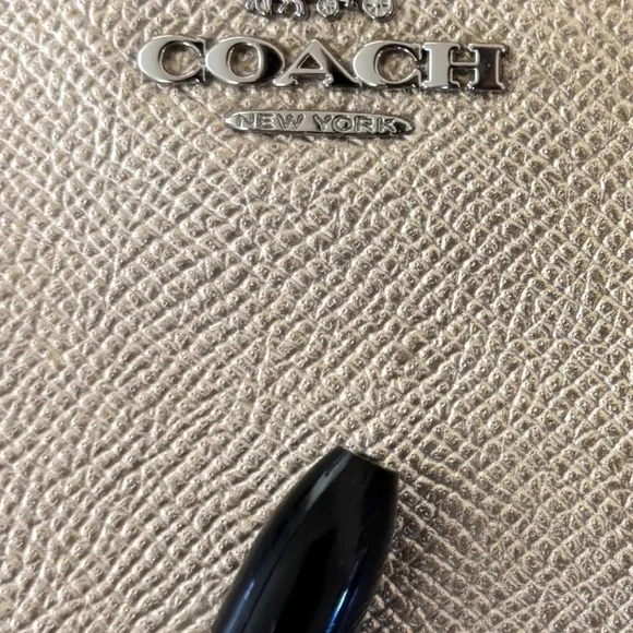 NWT Coach F21070 Corner Zip Wristlet Metallic Crossgrain Leather Platinum Silver - Picture 5 of 8